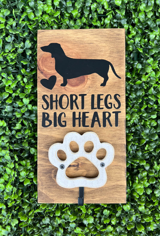 Short Legs, Big Heart Leash Holder